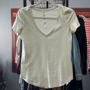 Lululemon Soft Mint Green VNeck - short Sleeve Size 2